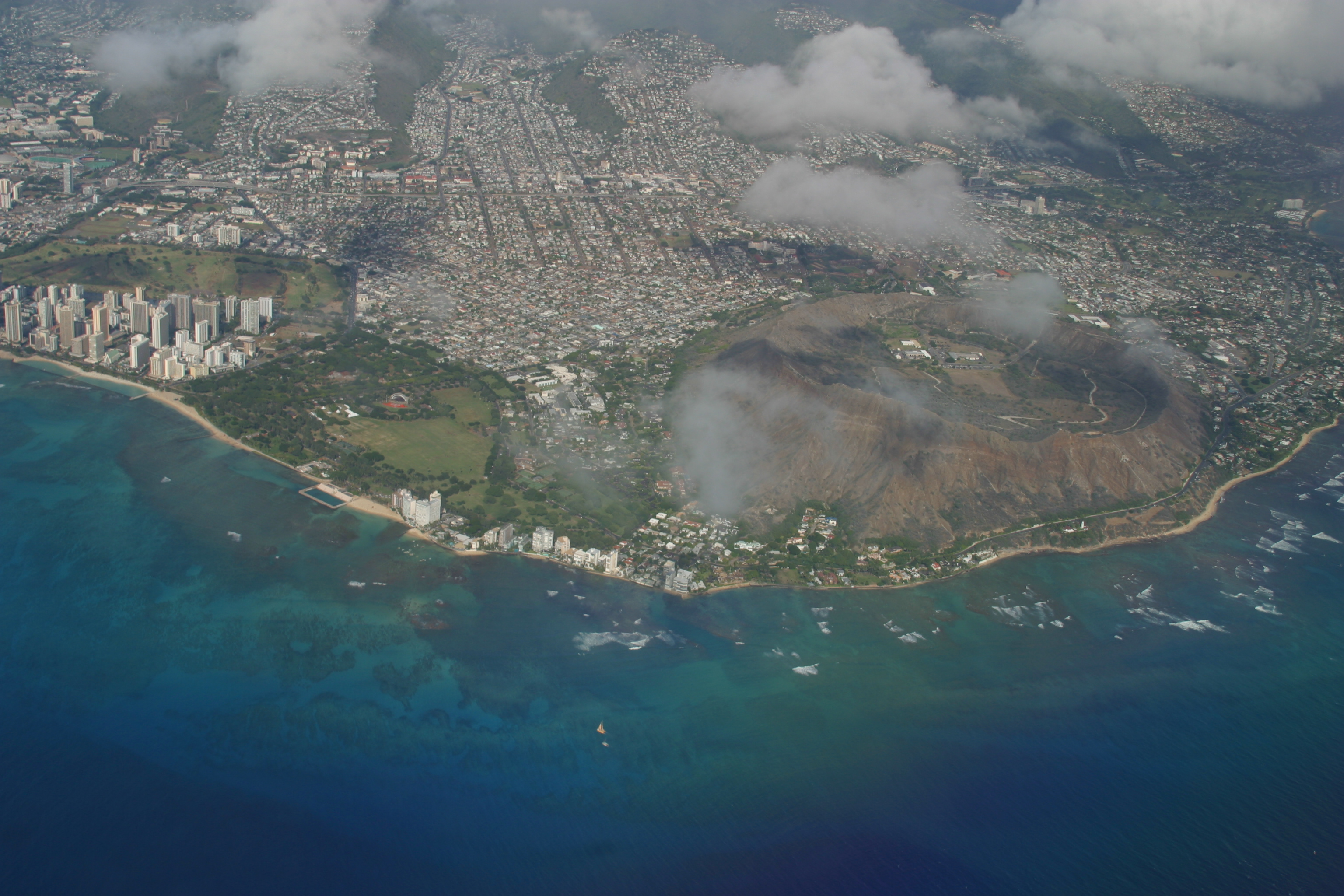 SAILING HAWAII YACHT CHARTERS EXOTIC HARBORS CALL